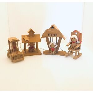 #2871 Wood vintage Christmas ornaments  4 X 4